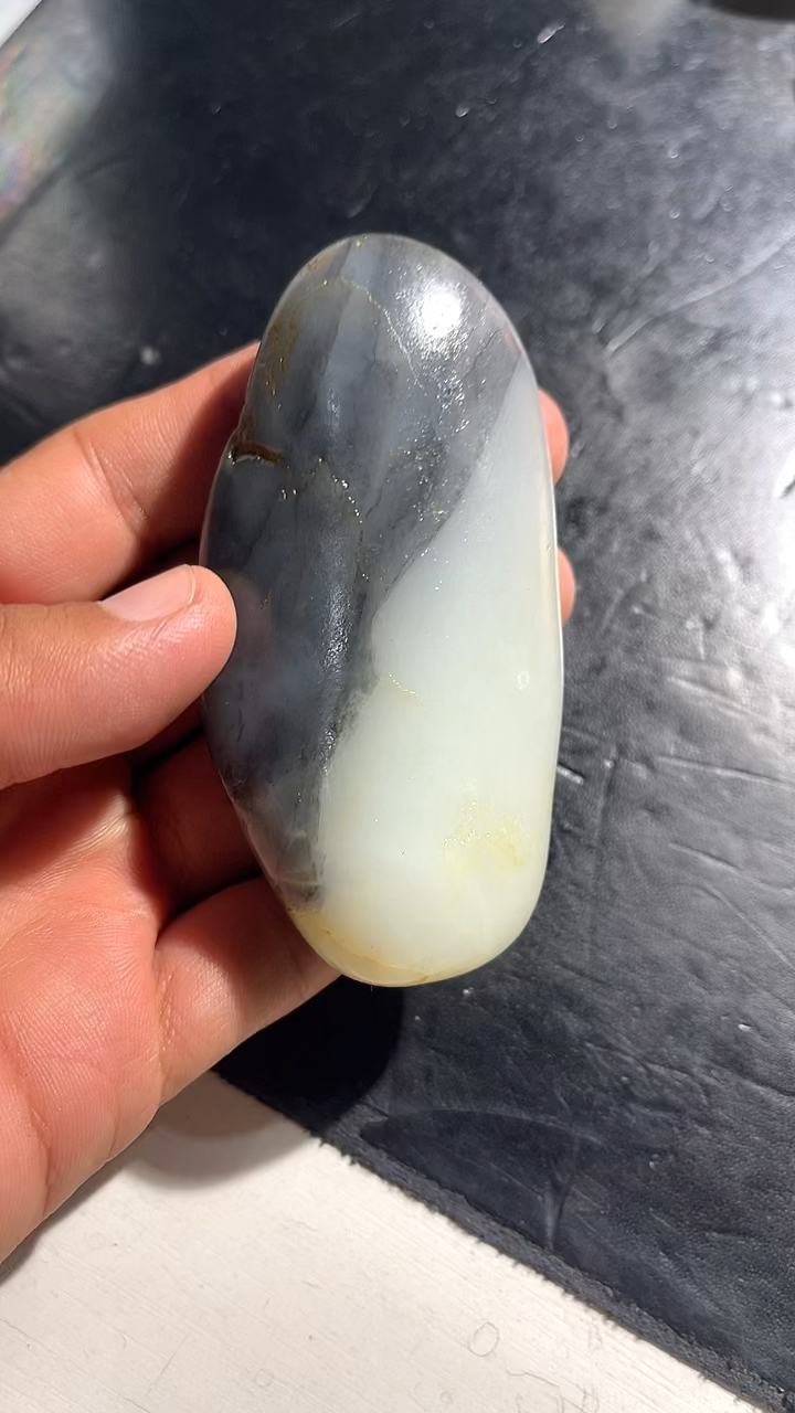 和田玉籽料原石青花141克喜欢4999拿走