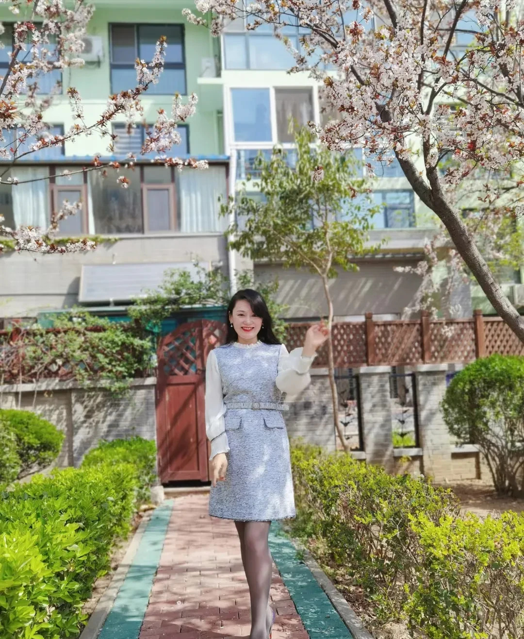 一直以为自己的身材长相对于已经五十多岁的我来说够可以的了