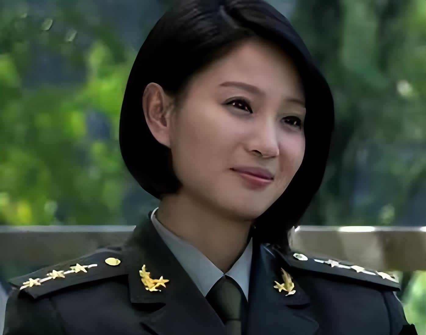 动态# 侯梦莎,影视界里一个非常神秘的女演员,她活跃在各个军旅局中