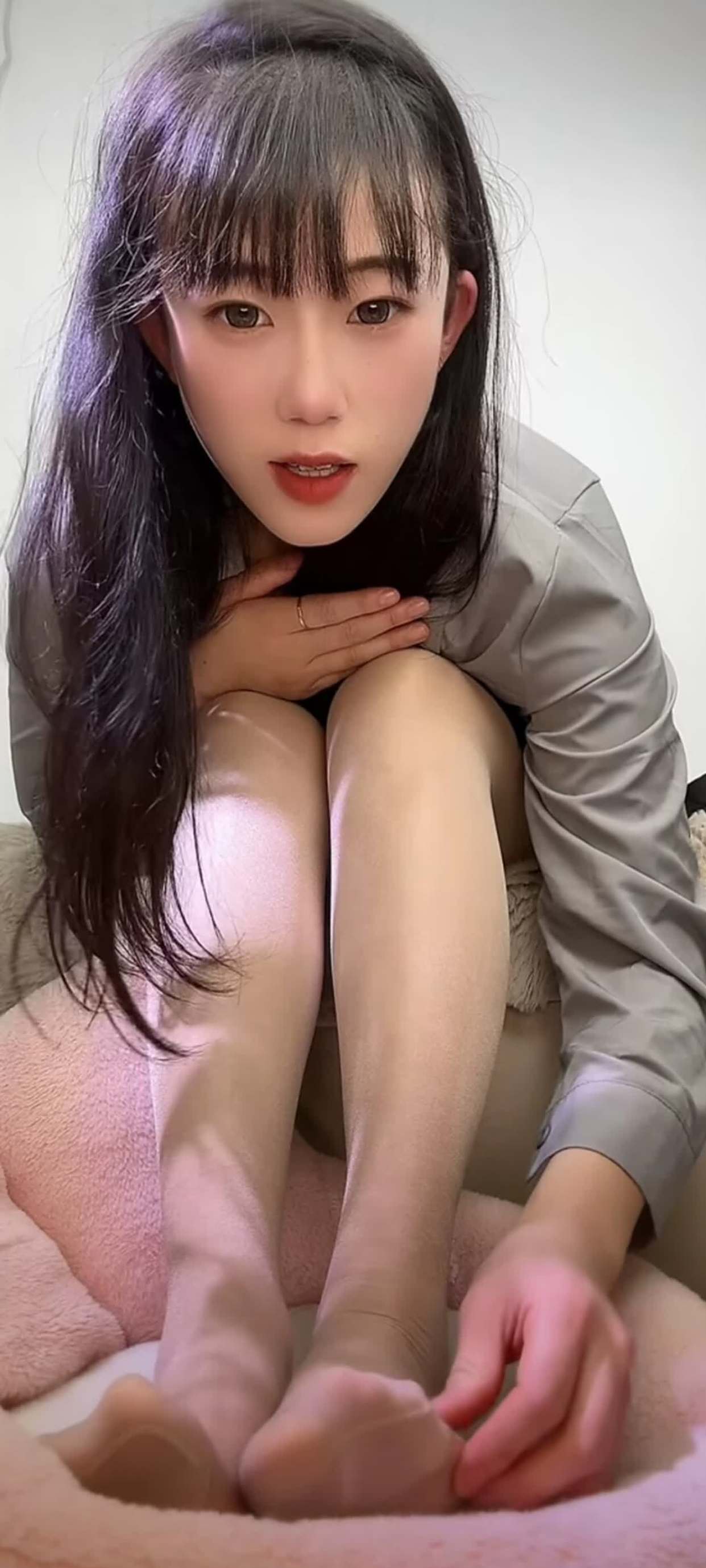女性肉色丝袜的简单介绍 女性肉色丝袜的简单

先容
（肉色丝袜怎么配鞋子） 女性