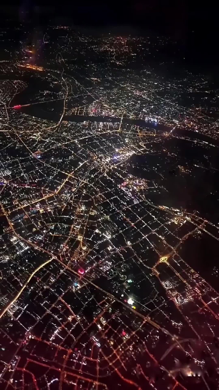航拍祖国杭州夜景,是我国新一线之首,一座幸福感很强的城市!