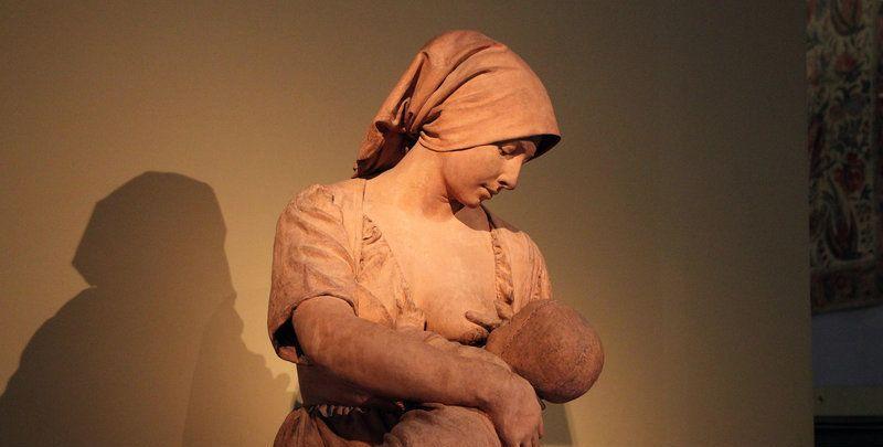 我刚刚从教堂吃饭回来,因为老妈信基督教,她在教堂里也是个管事的