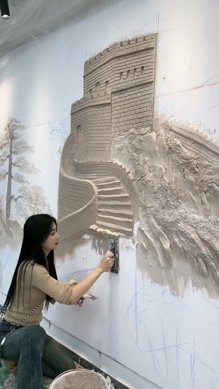 90后壁画师刮腻子,制作万里长城浮雕!