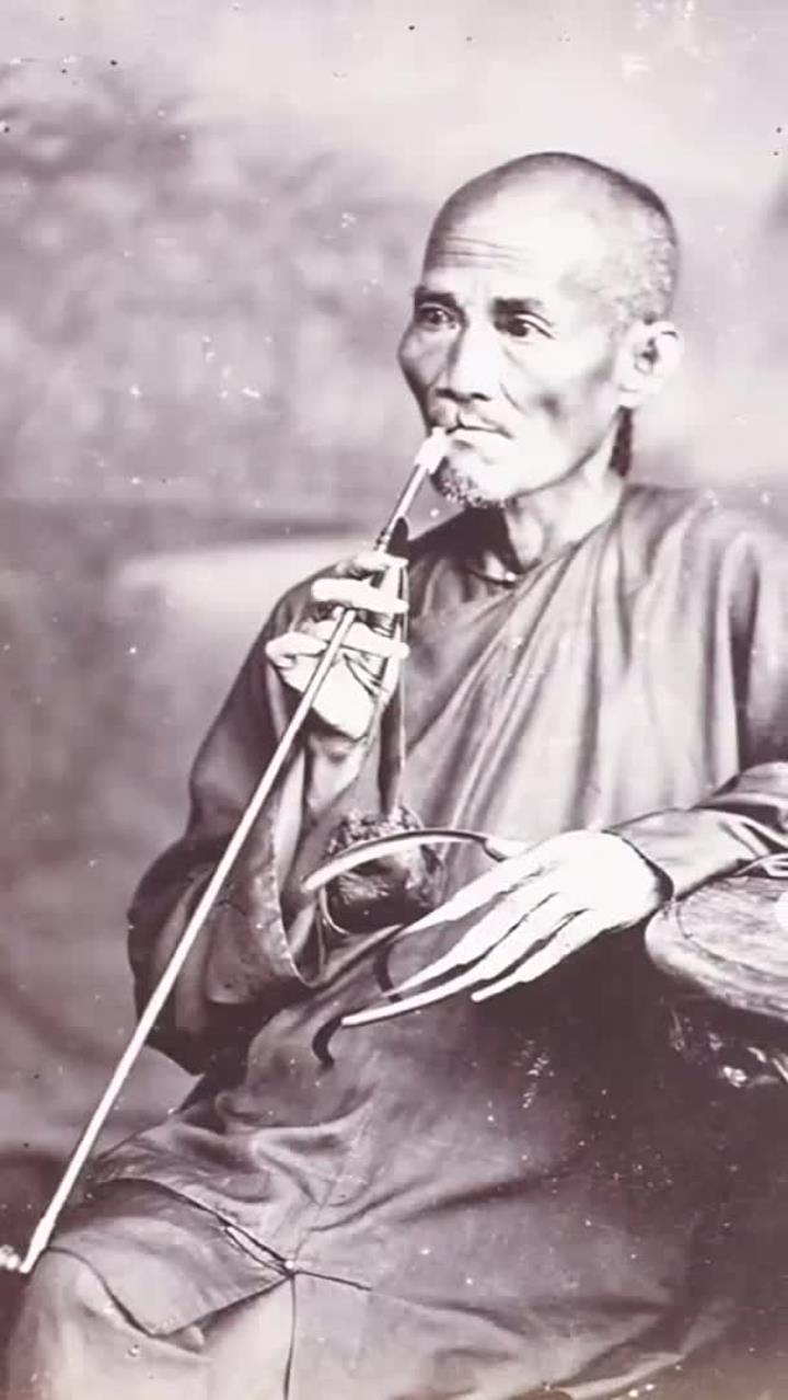 李清云也叫李庆远,据他自己说是出生于1677年
