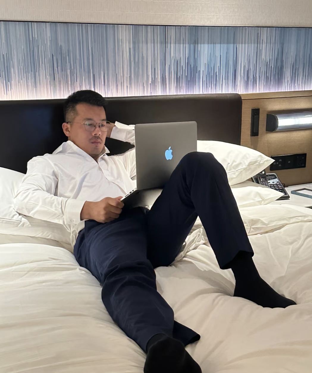 可惜了,现在的人都在试探,都在权衡,那些热烈的坦荡