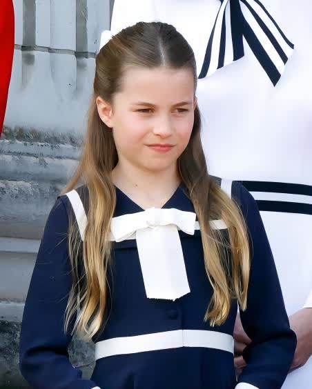 威廉王子为女儿夏洛特公主的前程忧愁,担心她会走上玛格丽特公主的