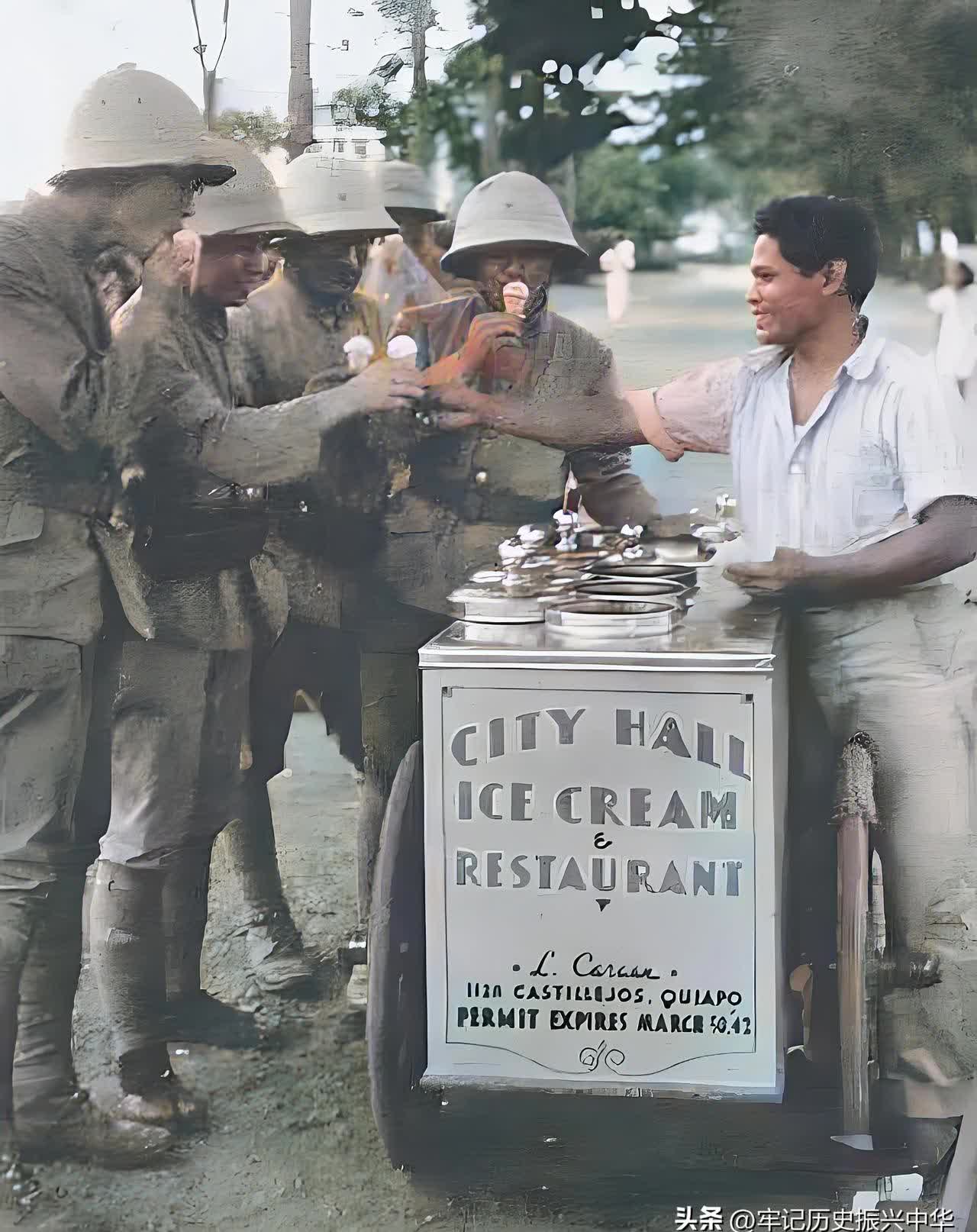 1942,日军入侵并占领了菲律宾,几名日本小鬼子在菲律宾首都马尼拉街头