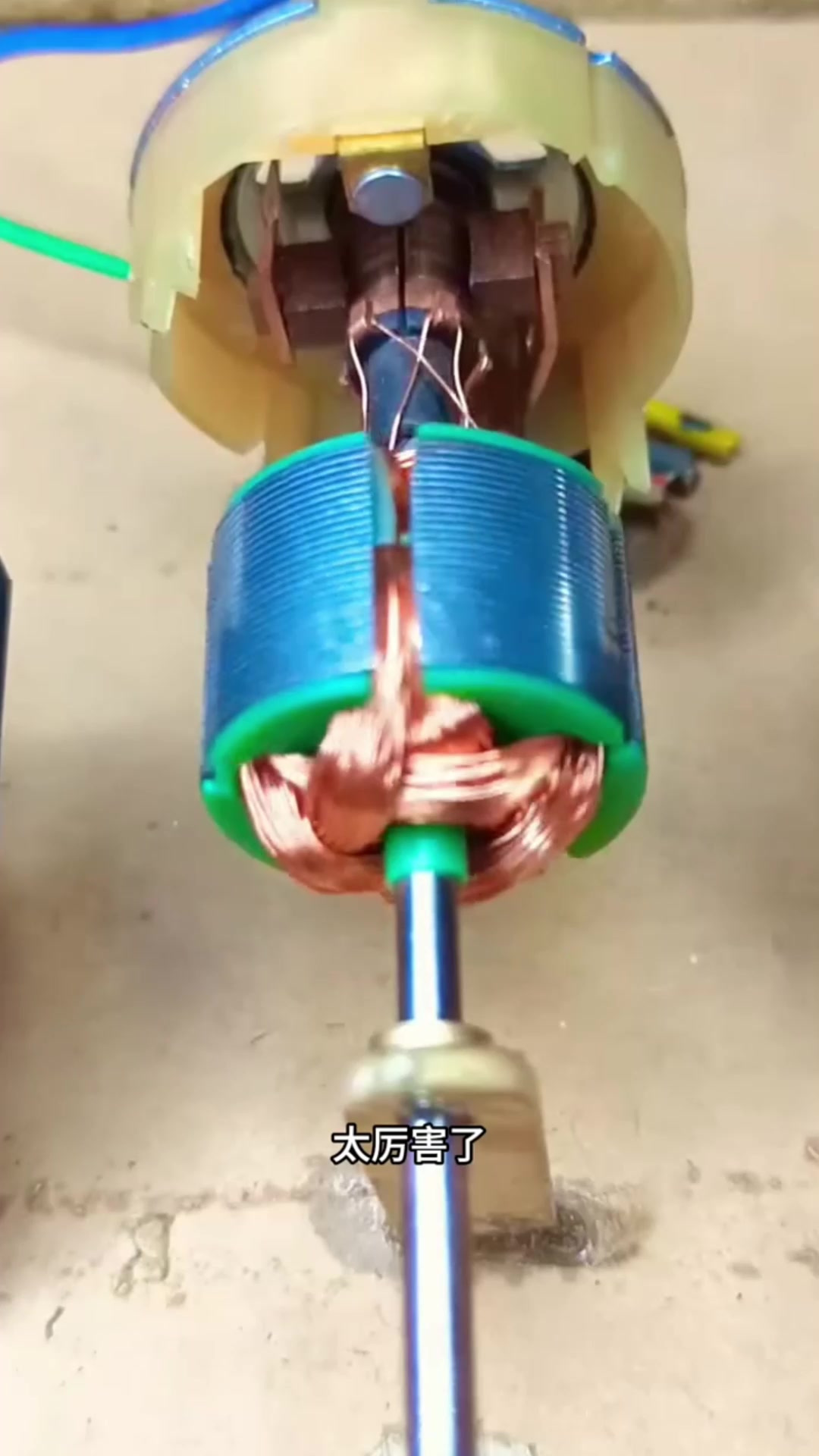 磁铁怎样主动
转起来_磁铁怎样主动
转起来的（磁铁怎么转动）