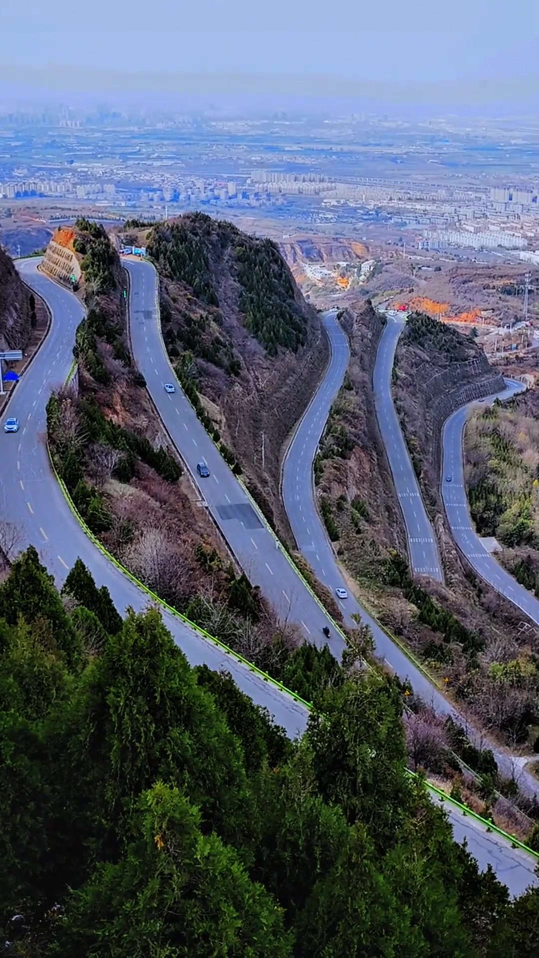 夏日旅行,总要去趟西安骊山吧,吹一吹环山路上的风!旅游推荐