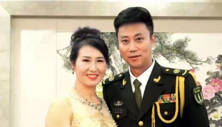 歌唱家耿为华与女儿共享52岁幸福生活无奈妻子花钱如水