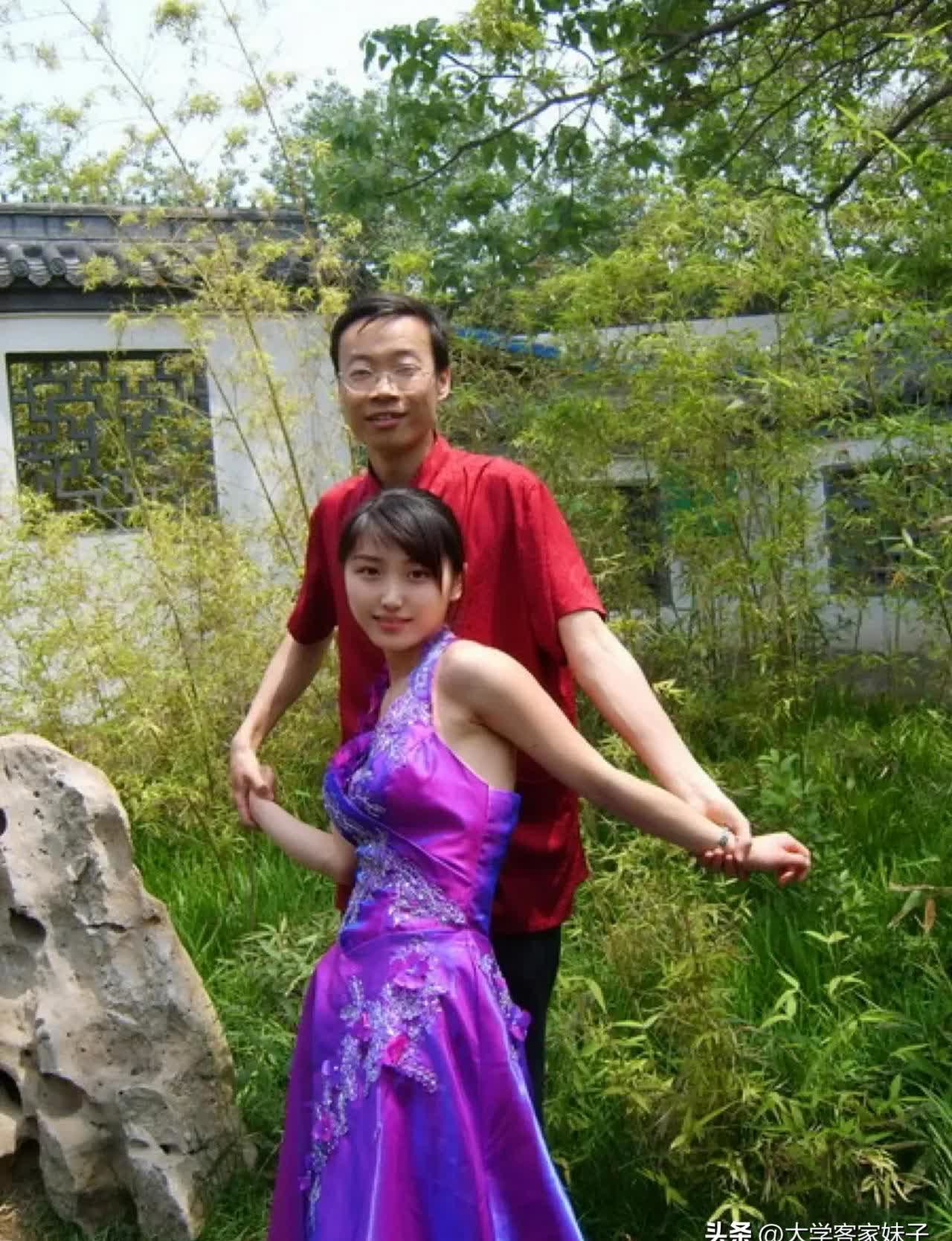 绿帽老公带娇妻野外拍摄