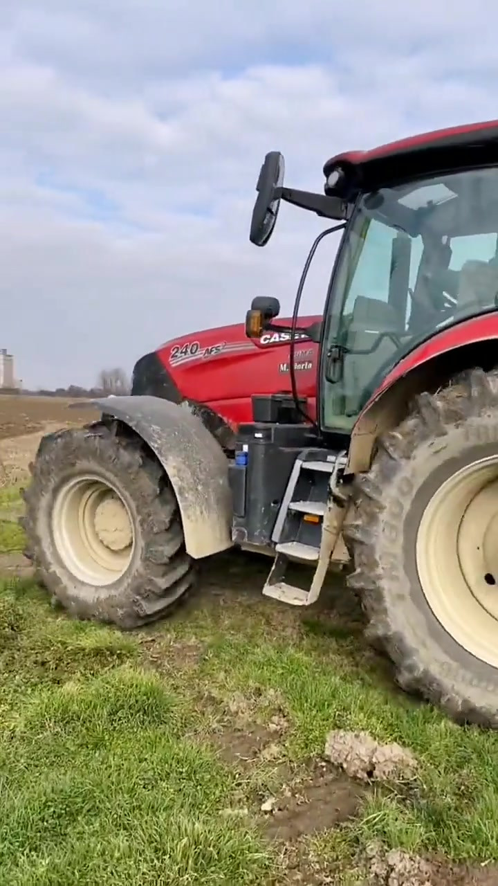 凯斯puma240拖拉机