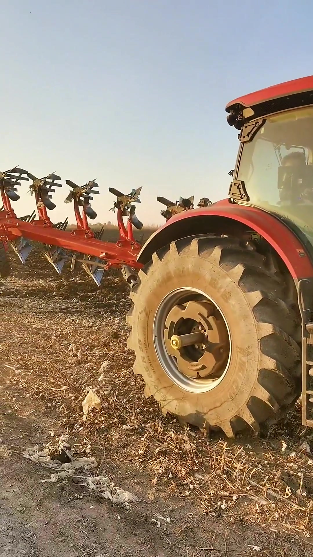 凯斯optum3004配套贝松六铧犁