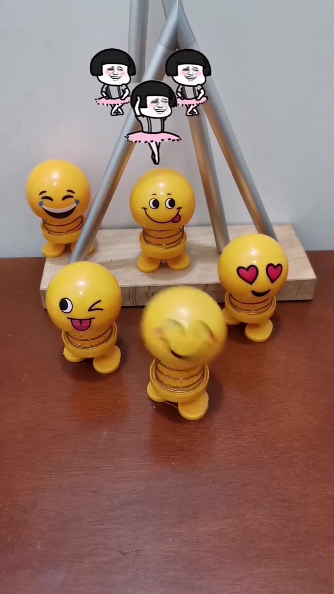 生活小发明搞笑的弹簧小人