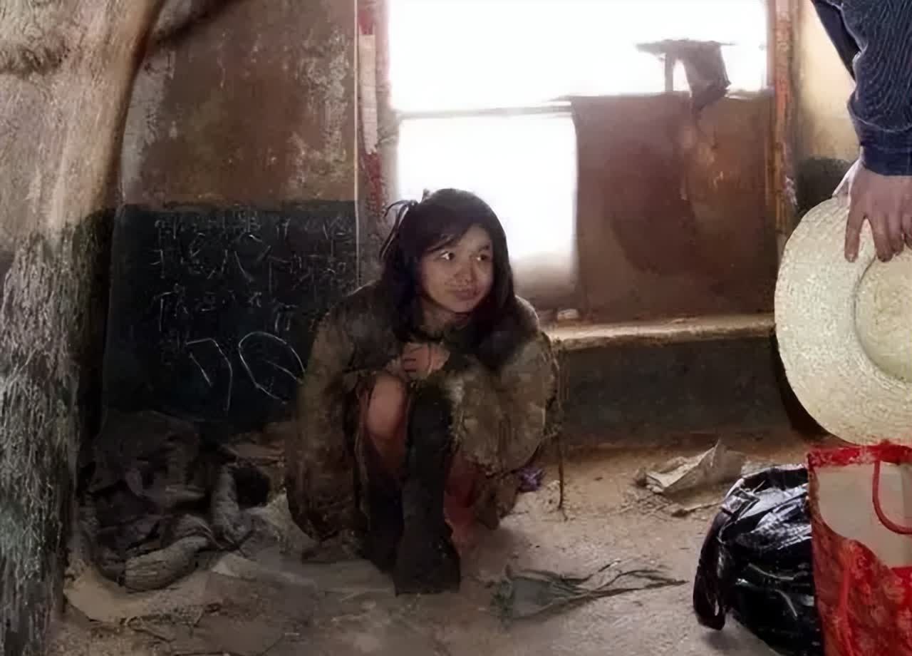 然后面向苦芹说:小芹,你愿意去不?