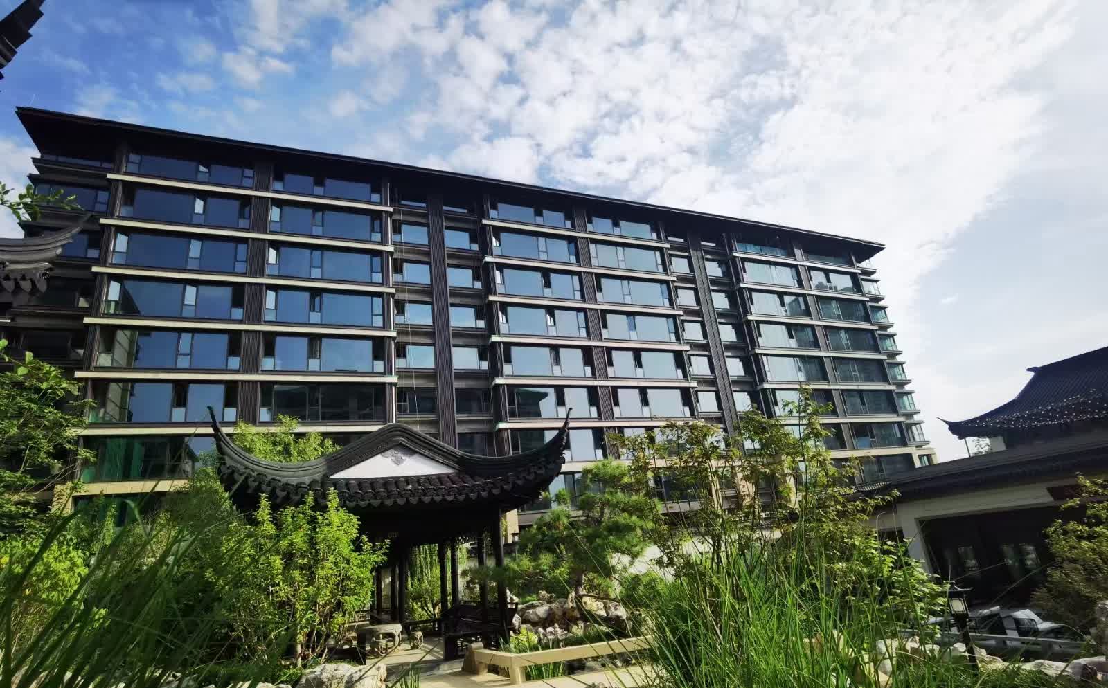 前半生苦苦奔波,手握120万存款,心里却没着没落,经常焦虑