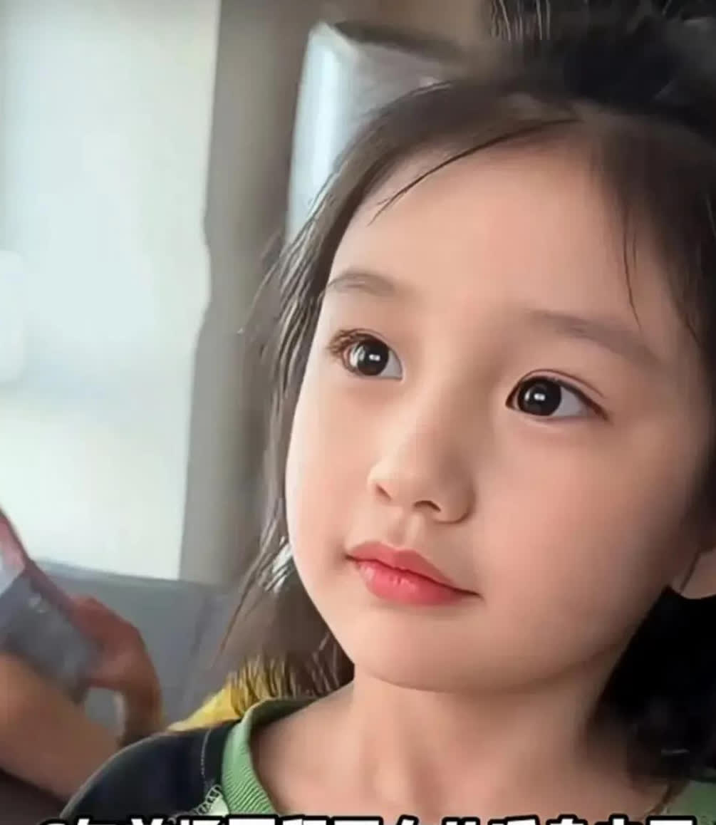 杨幂的女儿小糯米如今九岁啦,果然是个美人坯子,父母亲颜值高,孩子的