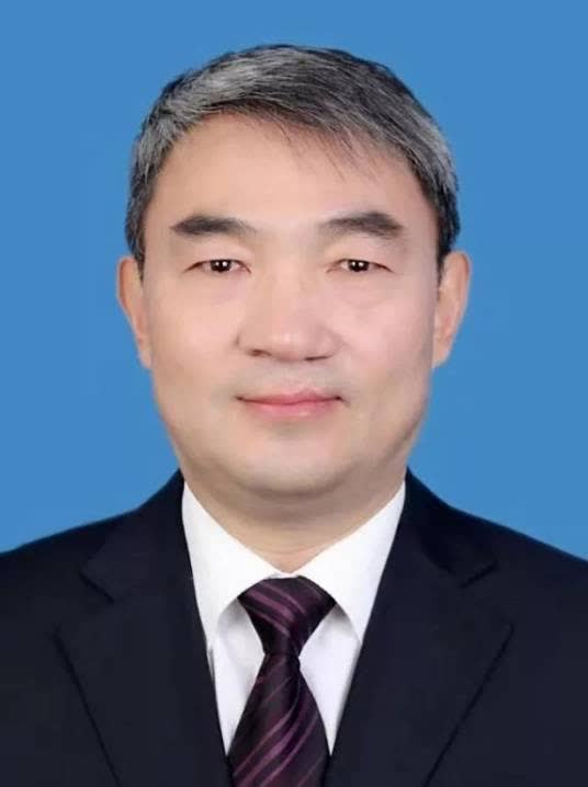 匆匆吃过晚饭,还出去用电动车送了两趟货