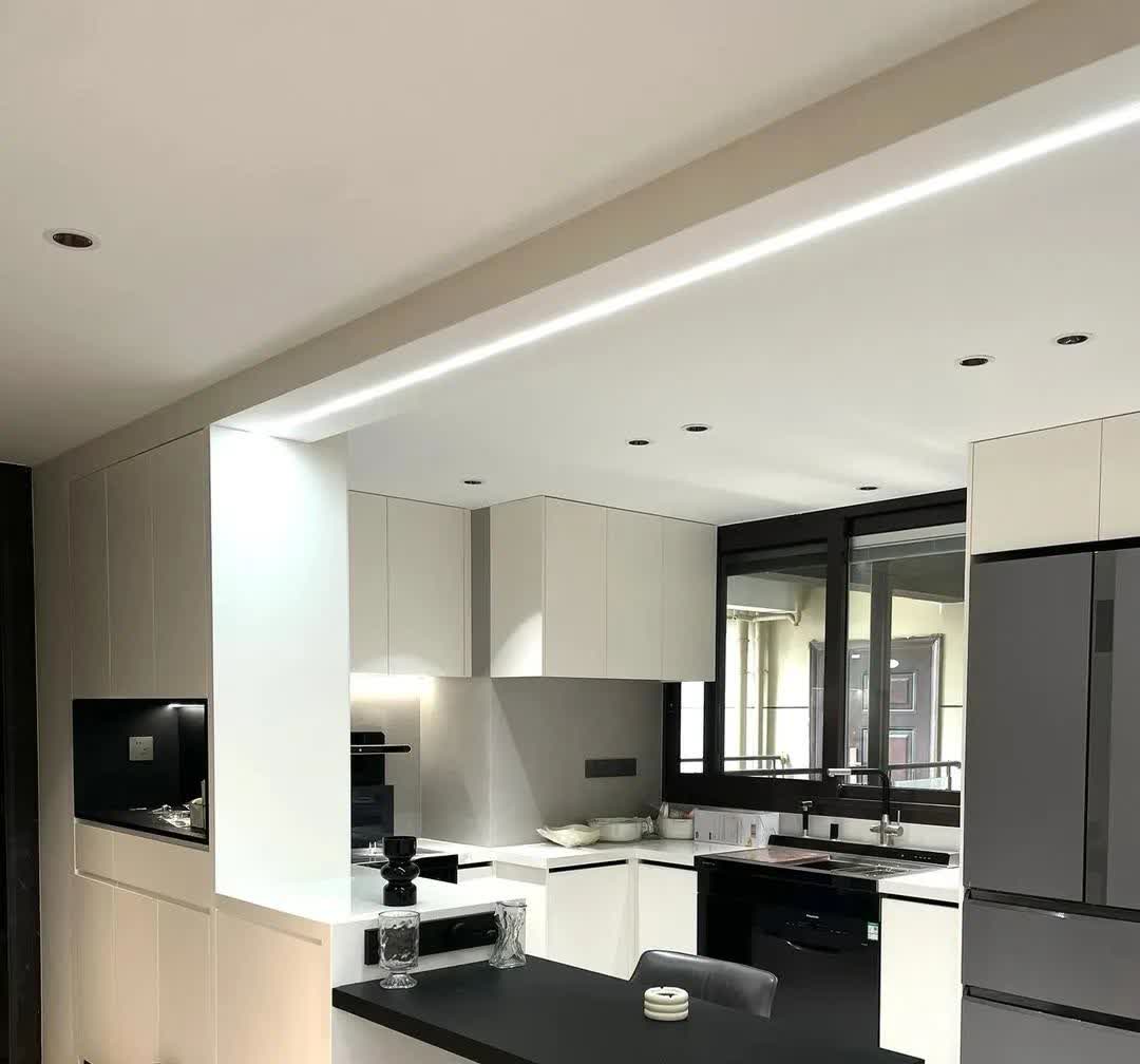 开放式厨房装修设计,是现代家庭和办公室流行的设计趋势之一