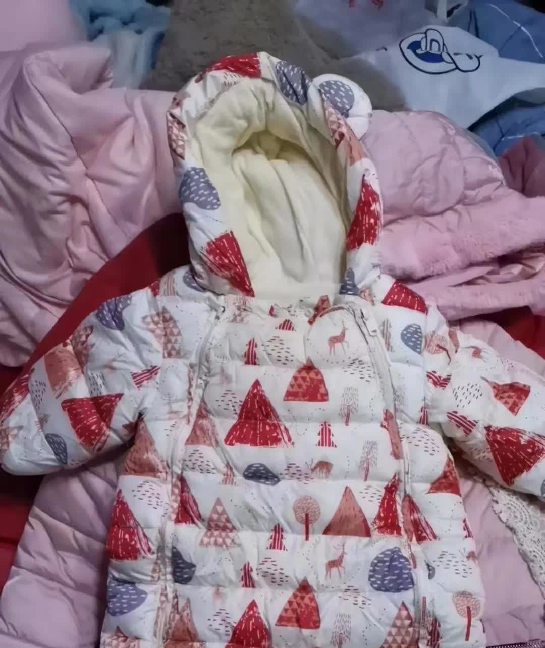 婆婆以前是做裁缝的,我和女儿的衣服不管长短,她总有办法让它们焕然一