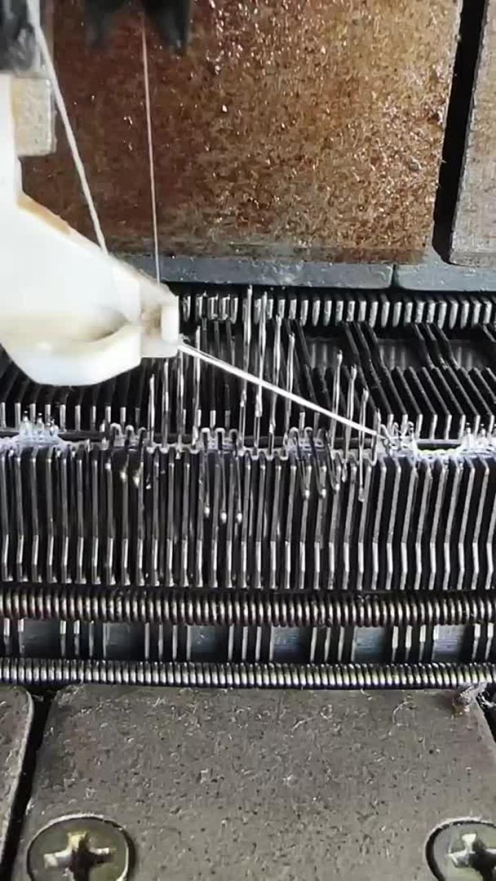 针织大圆机罗纹布成圈视角