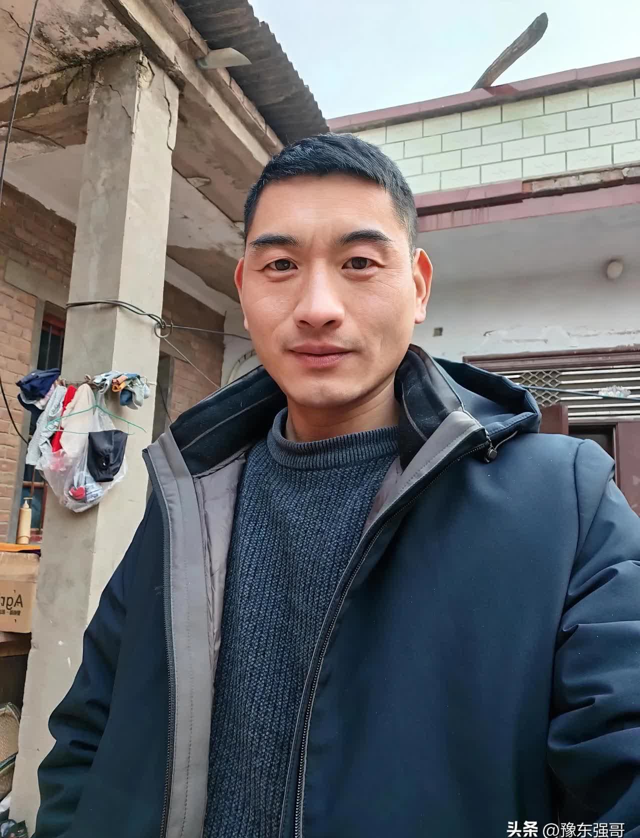 每天除了吃喝就是39岁农村男子回农村东北农村男人照片30来岁四十多岁