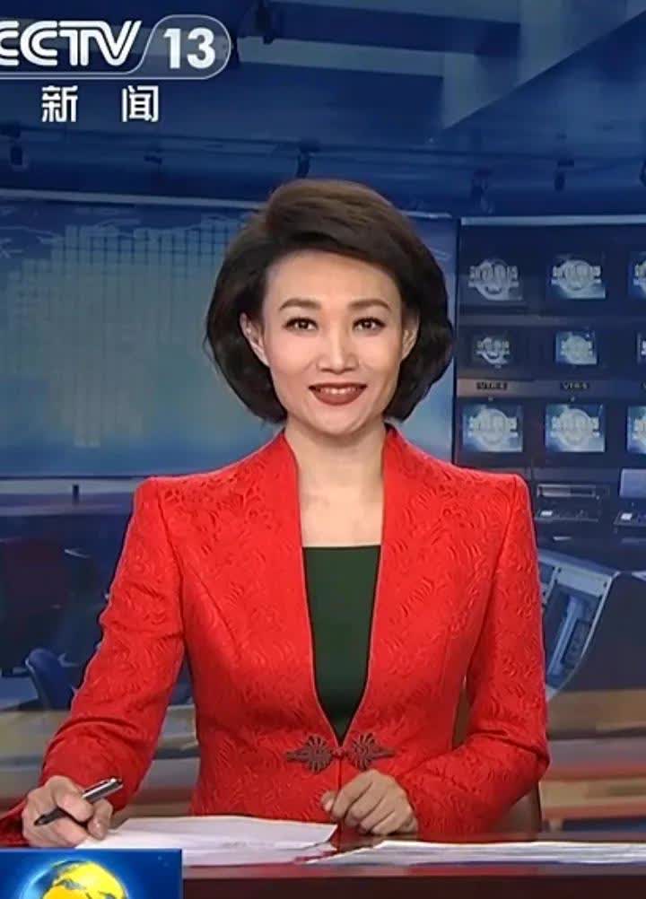 新闻直播间李梓萌央视新闻频道女主持人李梓萌央视主持人新闻联播