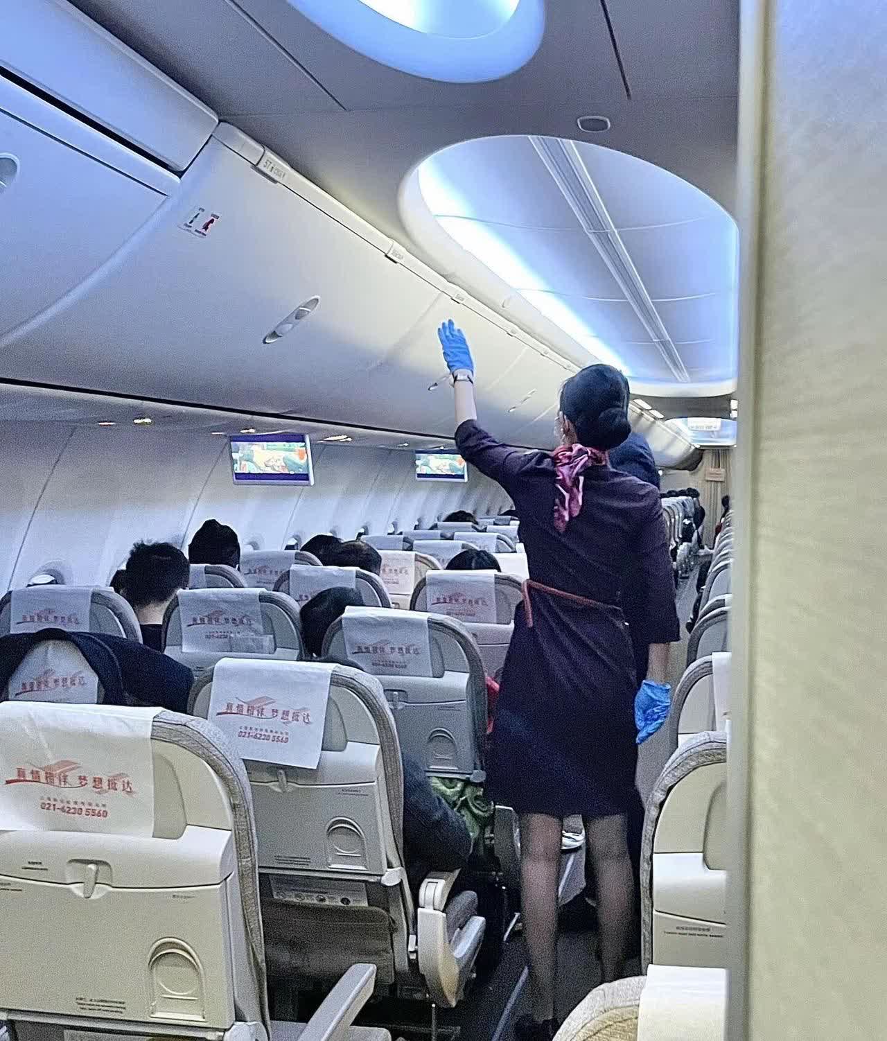 我就是一个空姐,我能怎么办,最近很累,我也想要抱抱,也想有人要想