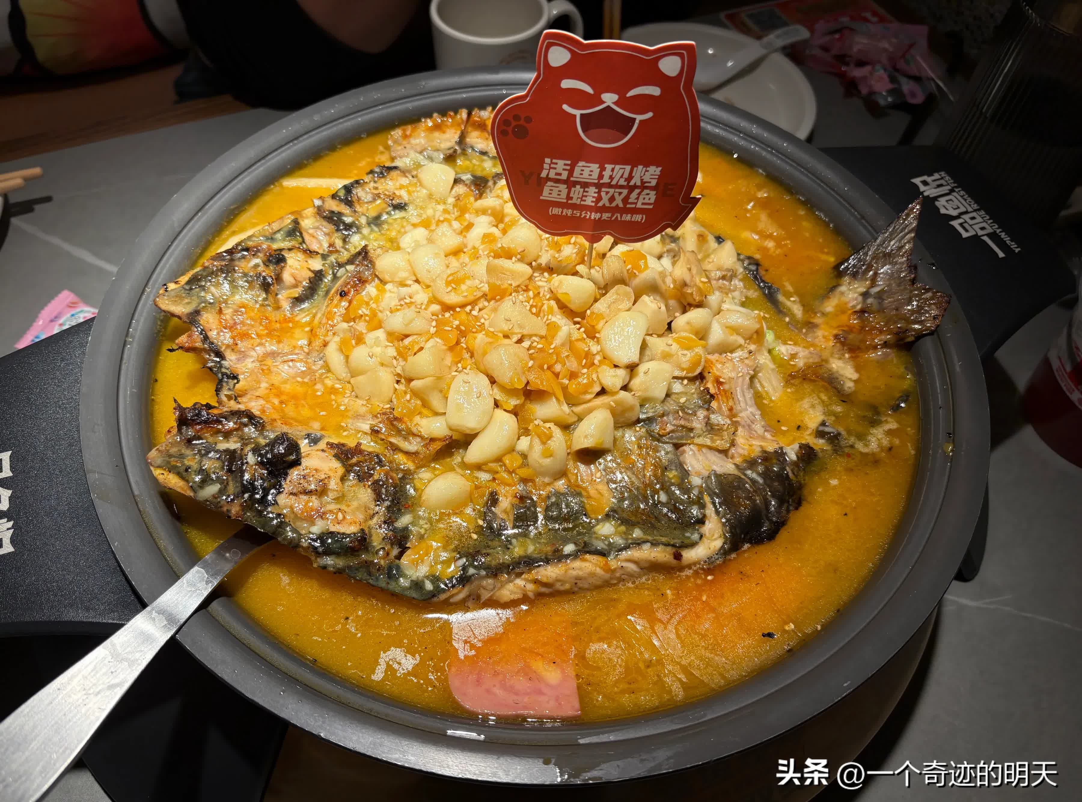 抖音砸缸美食=抖音砸缸美食博主是谁