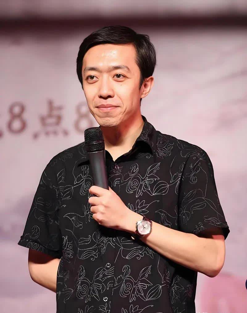 李菁直播有网友跟郭德纲的关系,李菁也没有避讳