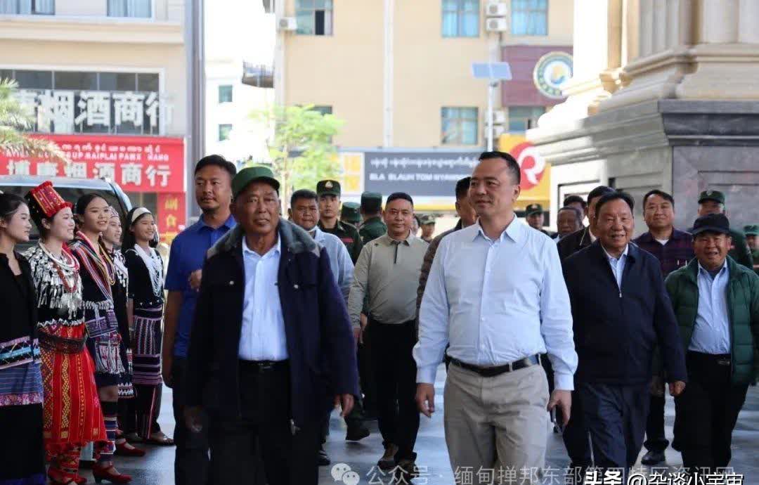 勐拉军司令林道德,带队主动去了佤邦,提前拜年,按说勐拉军和佤邦军的