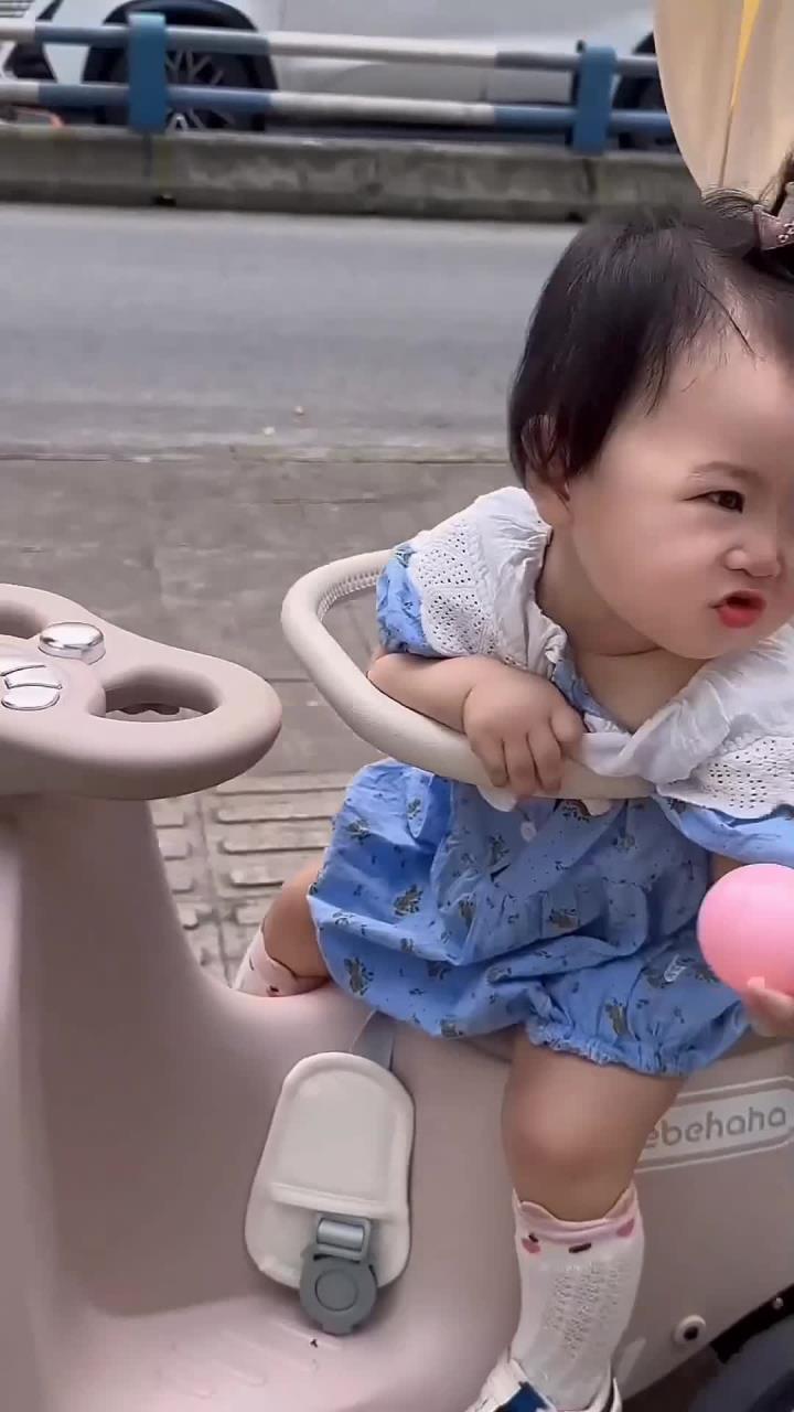 呆萌,可爱,调皮,搞怪的小萌娃来啦