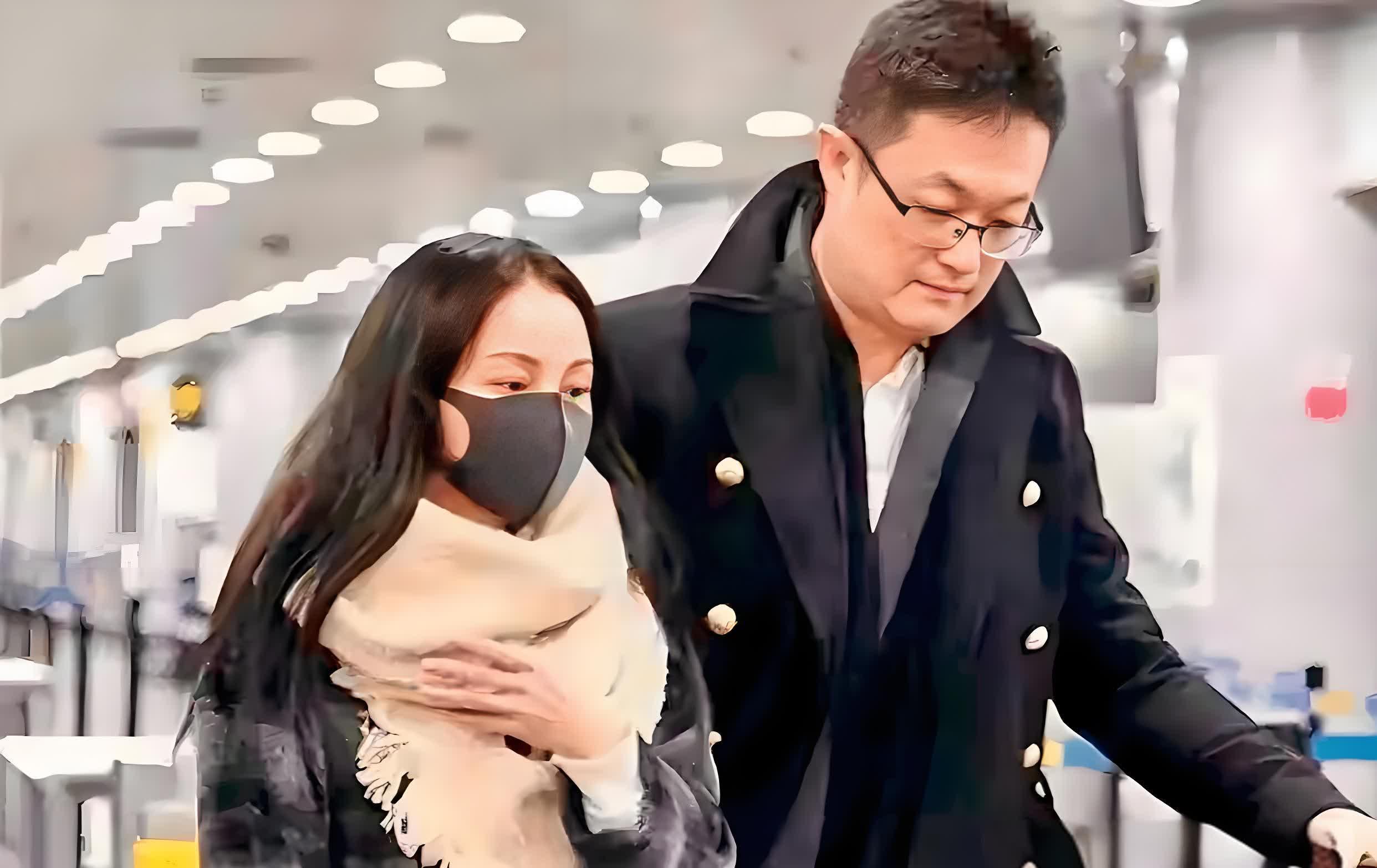 姚笛的丈夫叫高杰,是个富二代,家里做酒店生意的