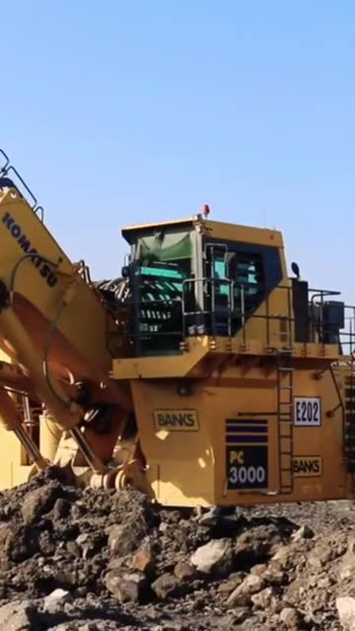 小松pc3000挖掘机装载卡车