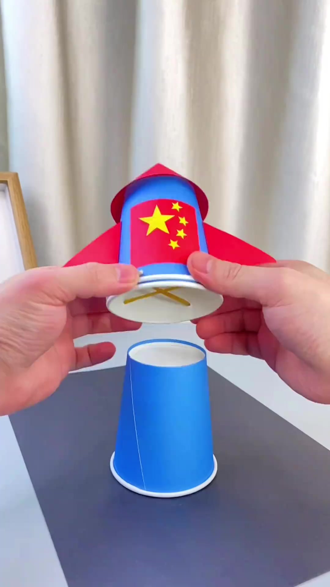 火箭发射器手工.国庆节快到了,和孩子一起用一次性纸杯做一个好