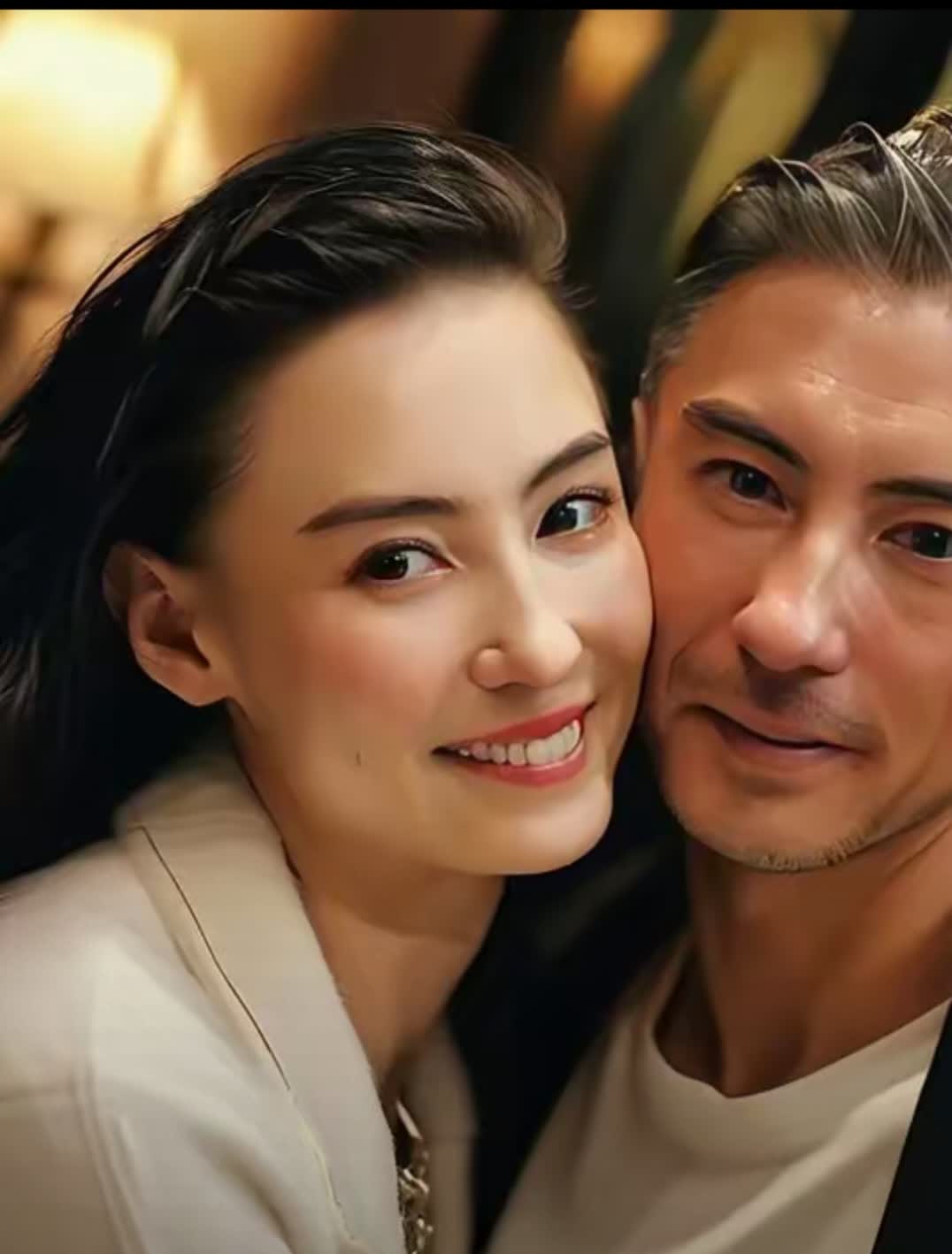 娱乐圈再度热闹非凡,张柏芝的新恋情一经曝光,直接占据热搜榜首