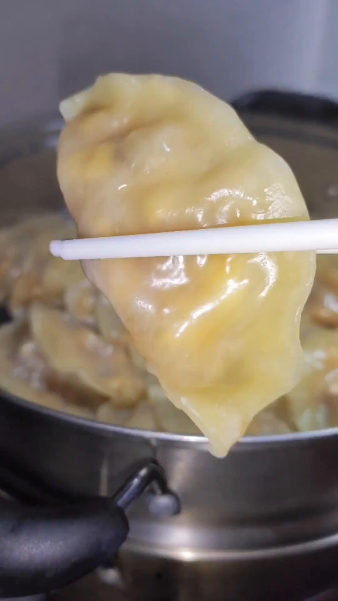 猪油渣酸菜蒸饺,这饺子不香不好吃,你们尽管来找我