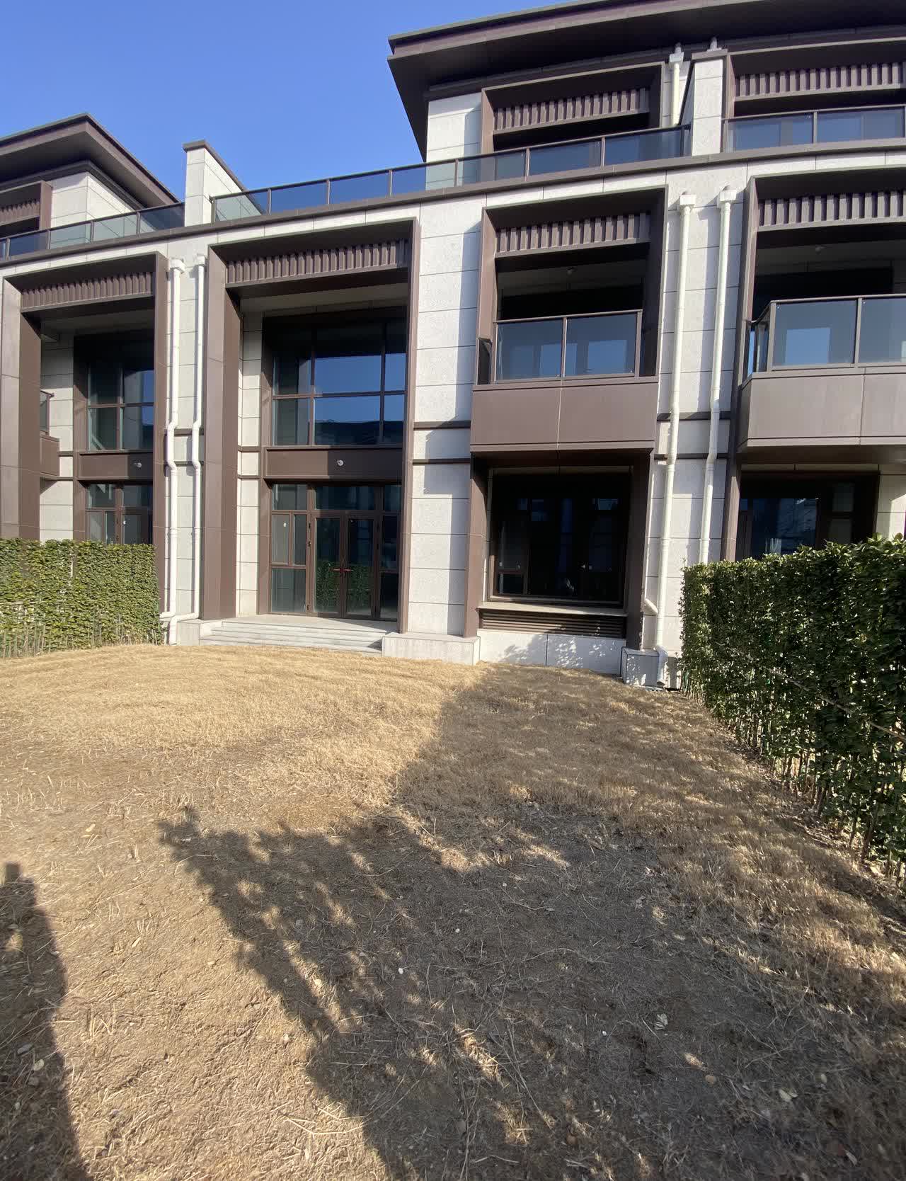 前不久,我的大学同学老王和我商量,他打算从现