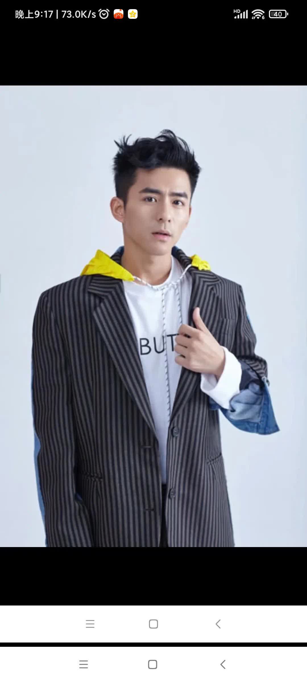 在万人迷的世界扮演温柔男配