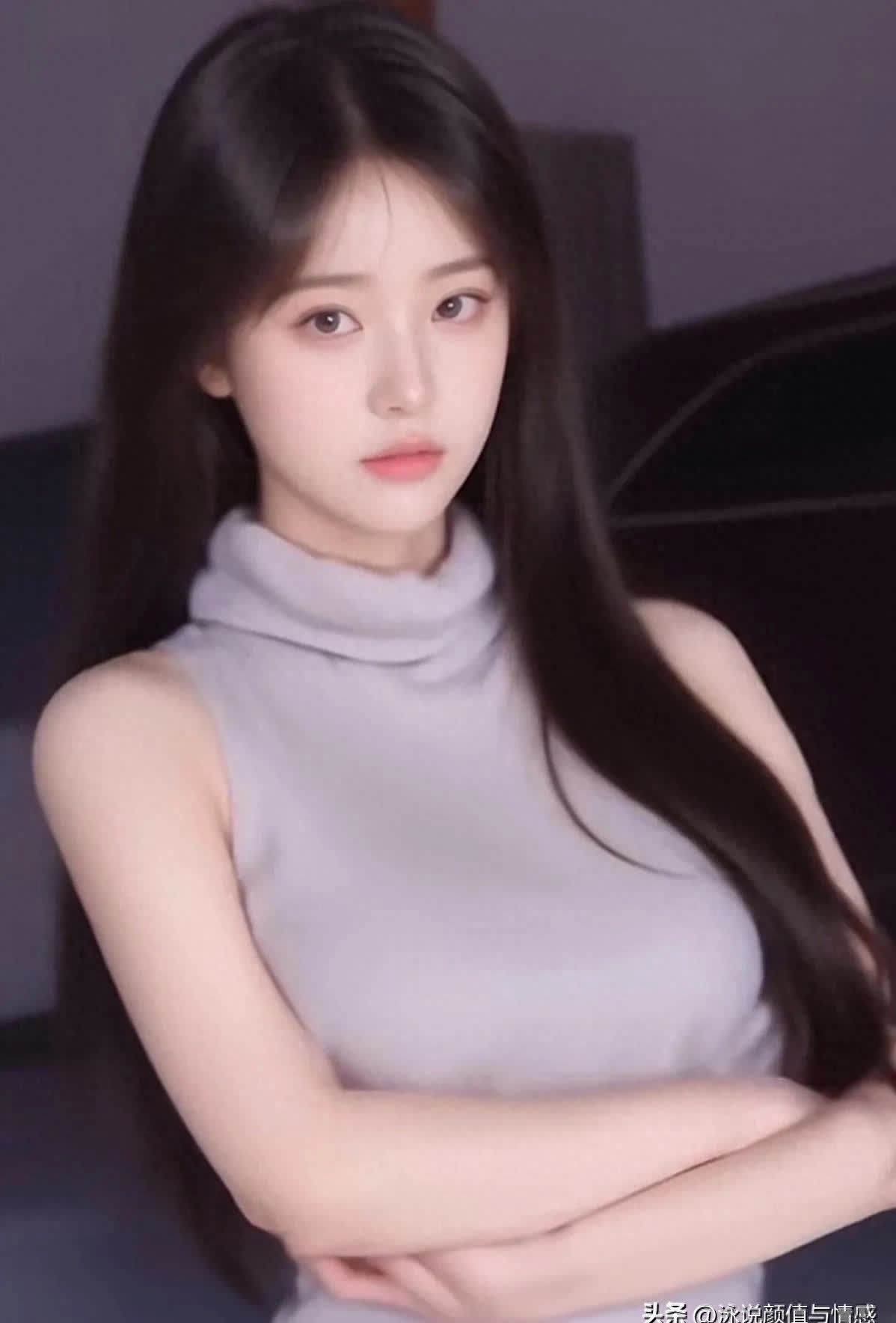 她的初恋女友般的端庄优雅,气质倾城 每个男生的心中都有一个初恋女友