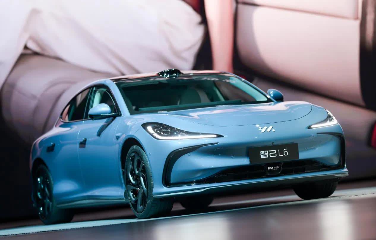 智己汽车发布AI超级智能体“IM Ultra Agent”