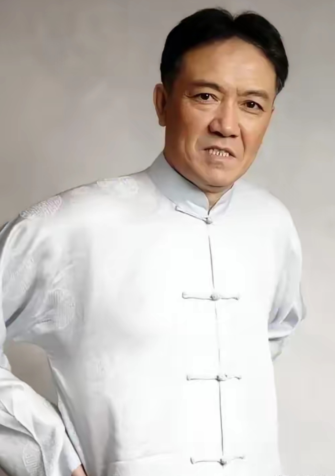 主持人问李幼斌您不拍戏的时候在家平时都干啥呀?