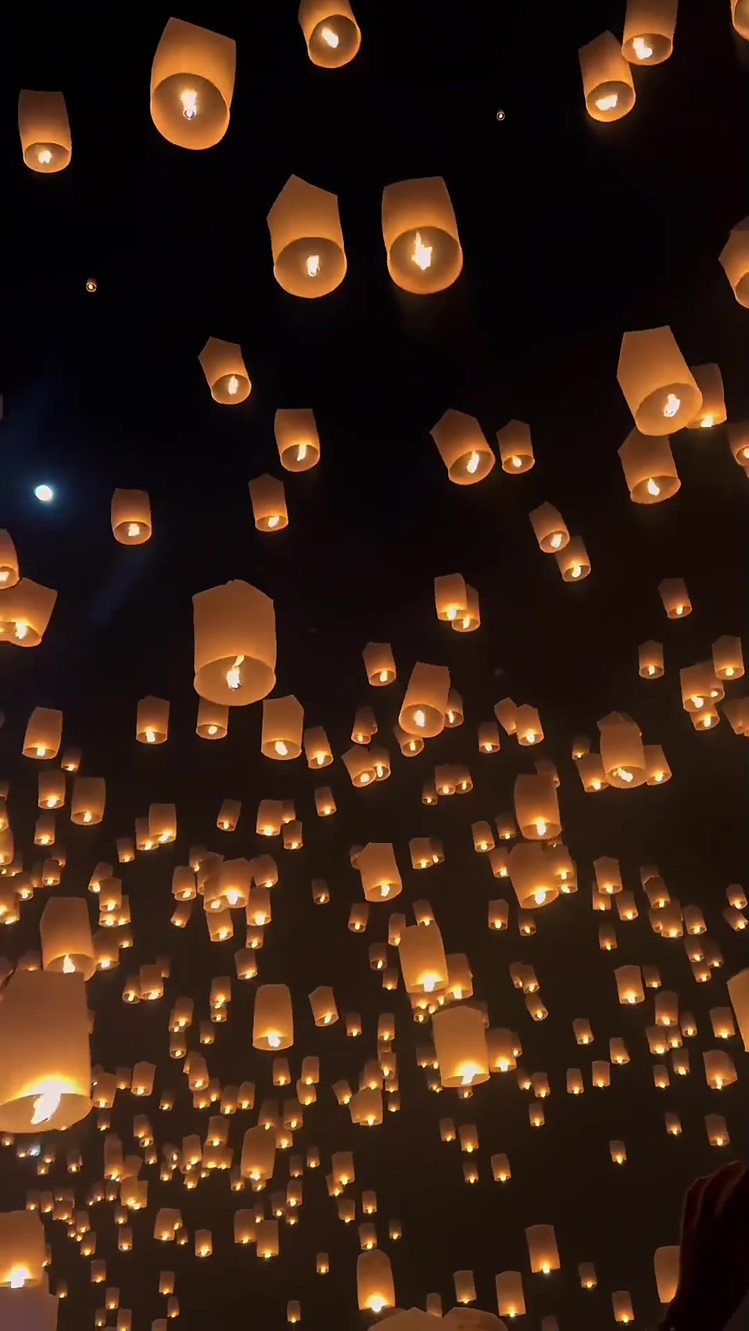 端午旅行,我对孔明灯许愿 希望你平平安安 永远幸福快乐 永远