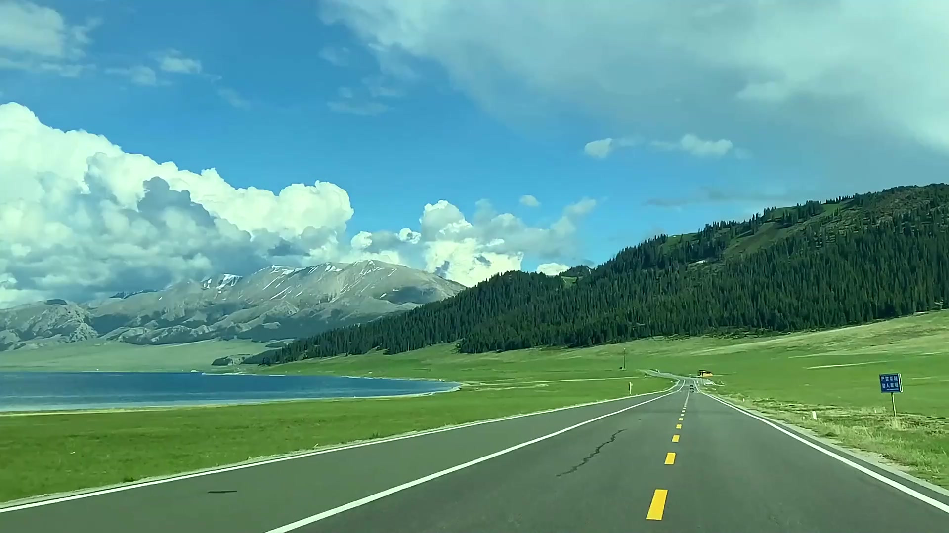 五月底赛里木湖拍照，旅游帮手