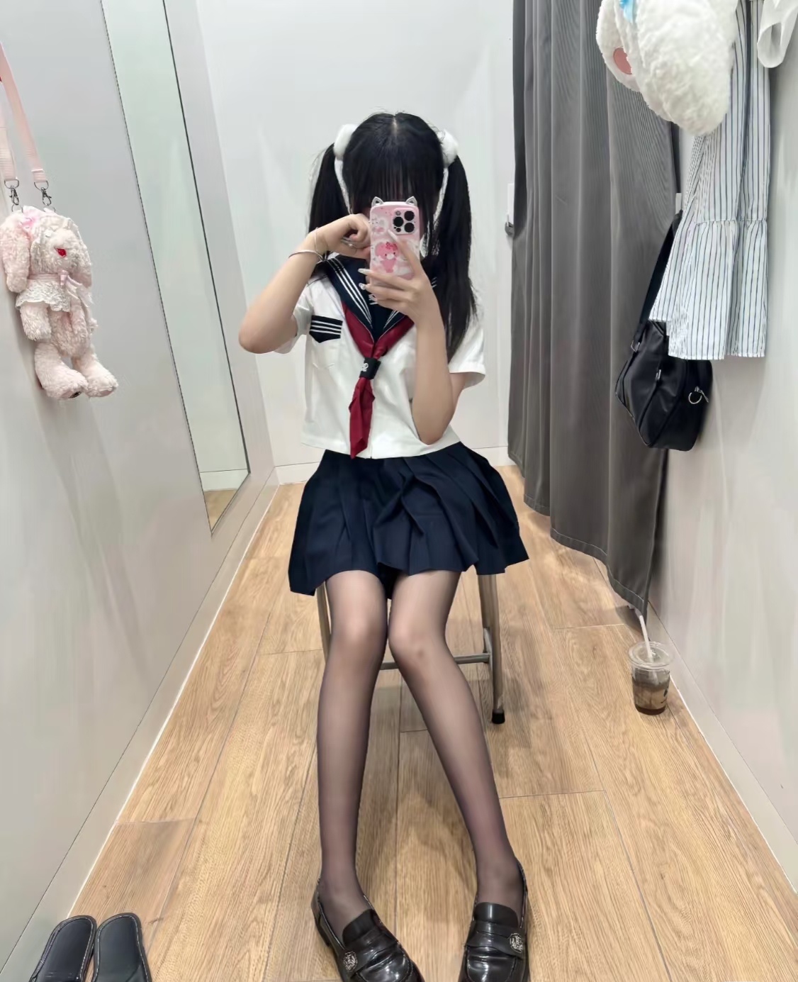 我们穿jk的女孩子都是香香软软的