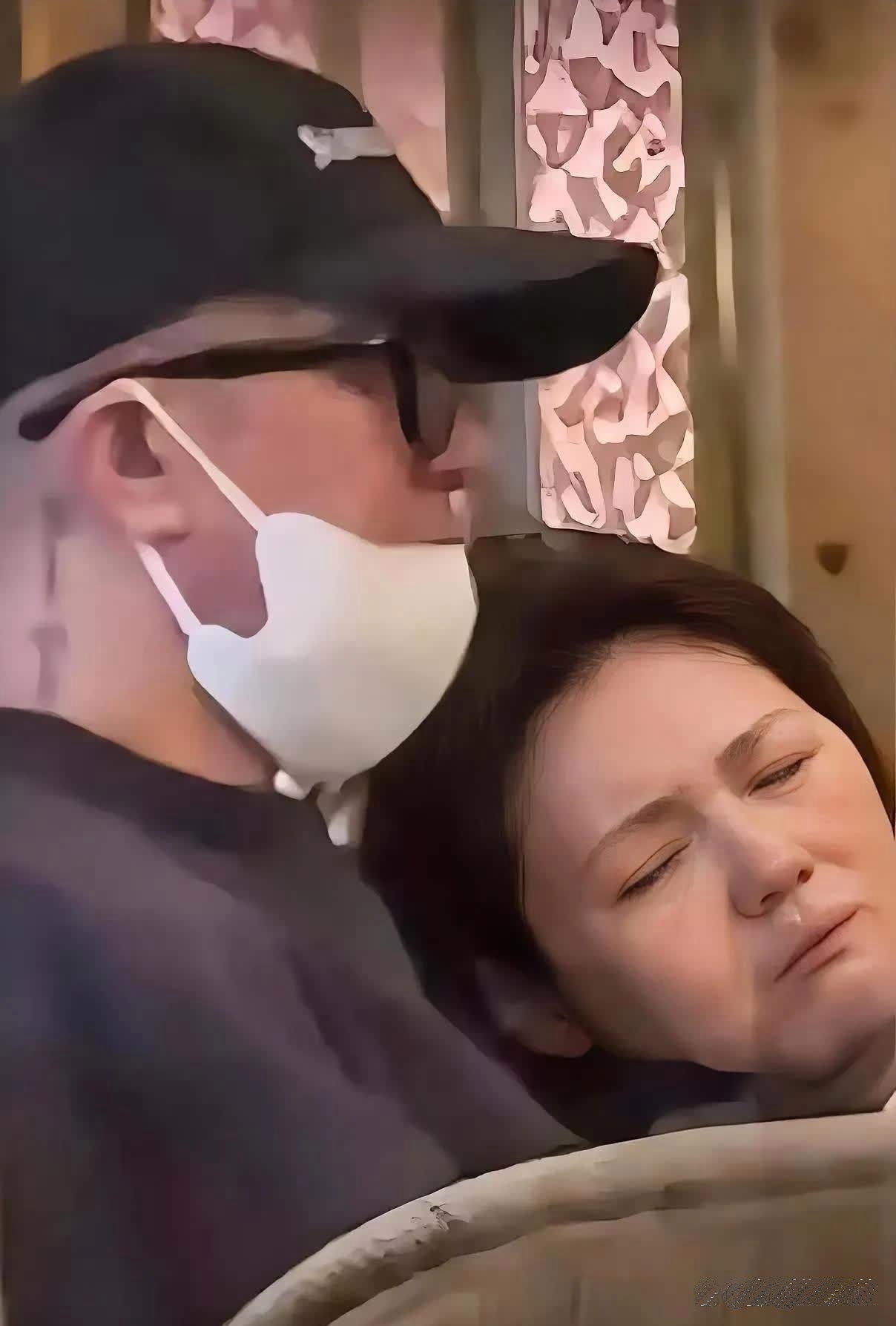 大s最后在医院的照片躺在具俊晔的怀里面容痛苦