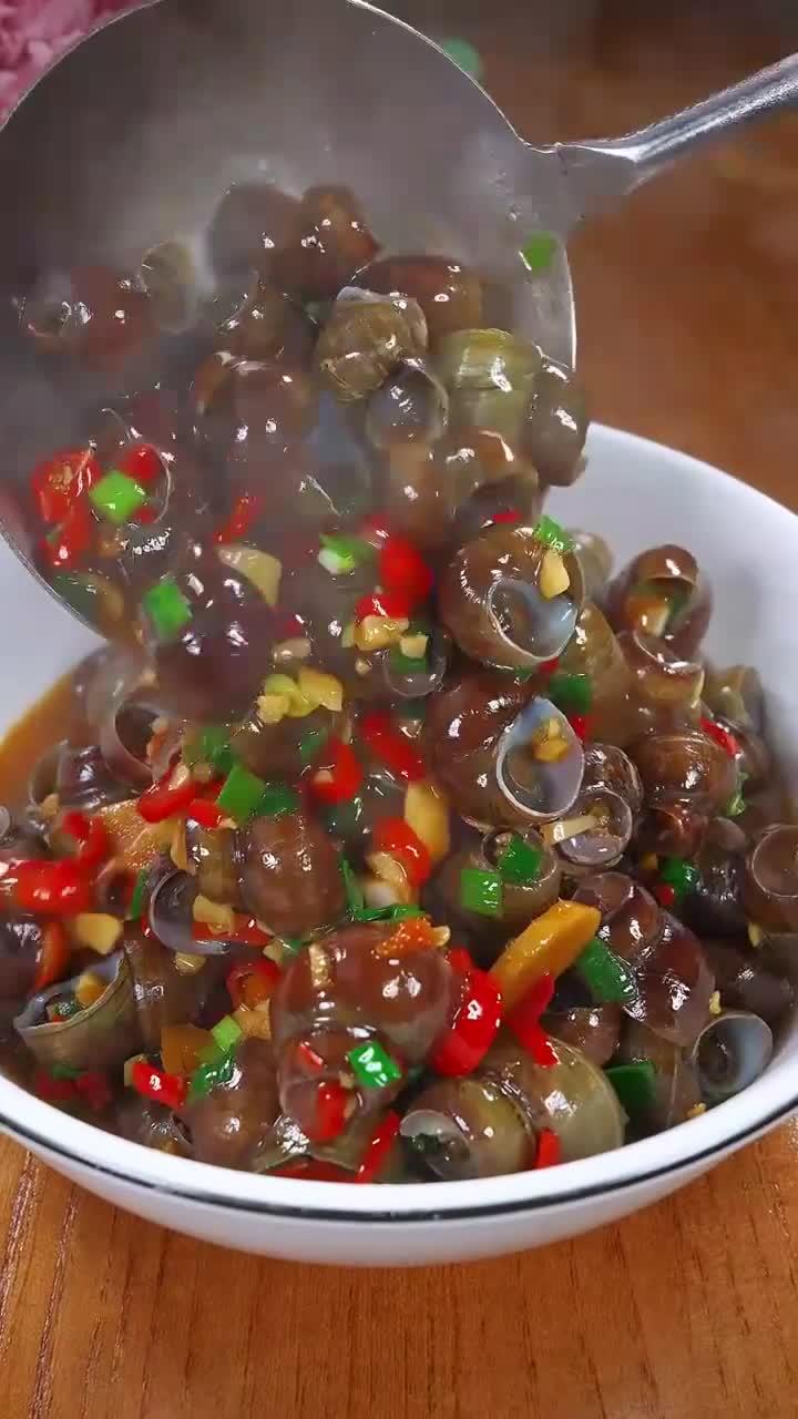 香辣美味的爆炒螺丝