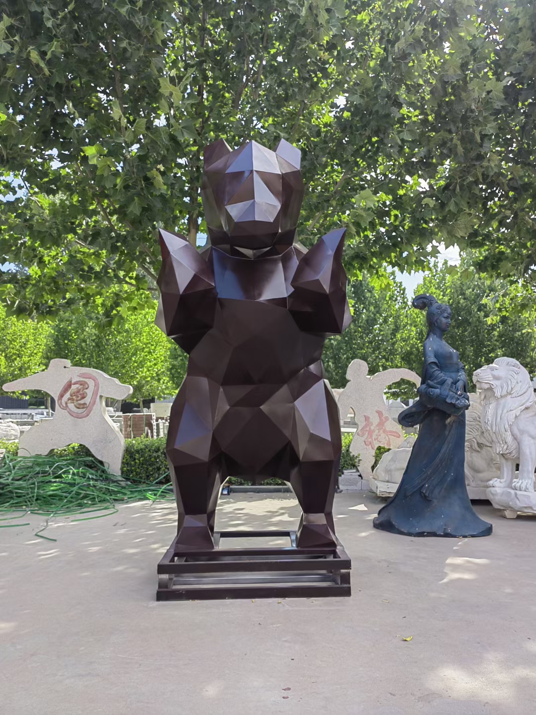 卡通雕塑定制厂家金属雕塑造型