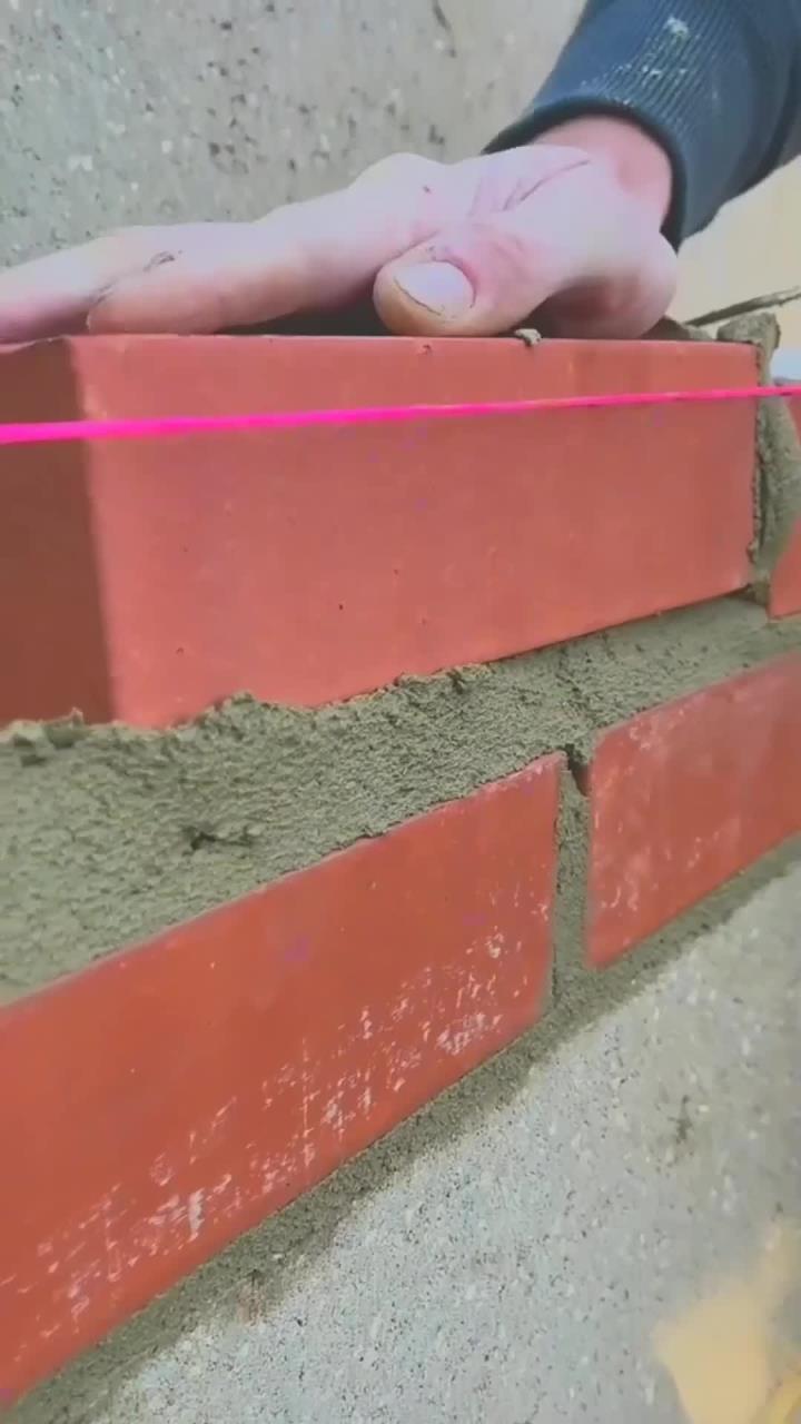 英国乡村房屋红砖围墙的砌筑技艺与工匠精神解析