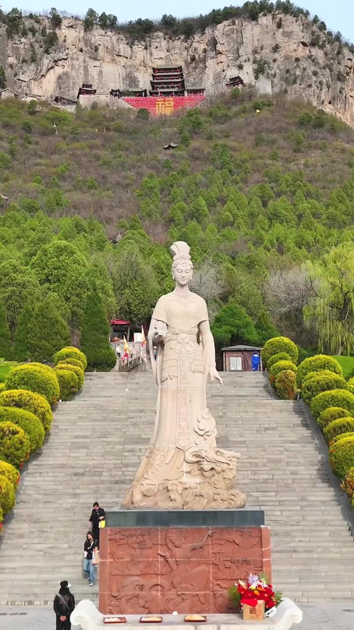 涉县娲皇宫是中国著名的女娲祭祀圣地